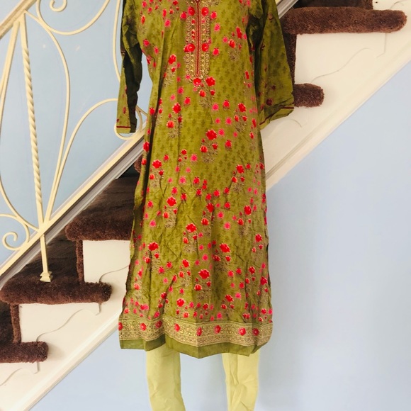 Salwar kameez - Picture 4 of 7